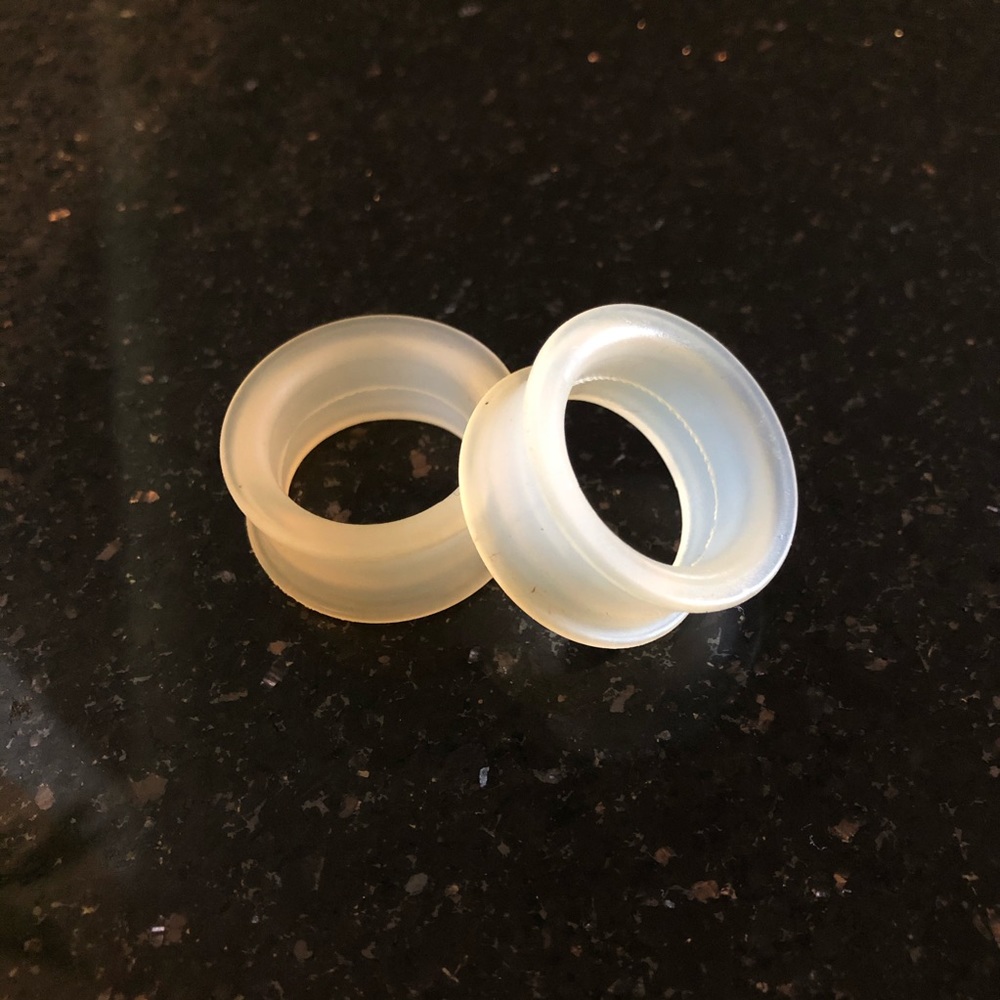 Kaos Silicone  Eyelets Plugs Clear 1"